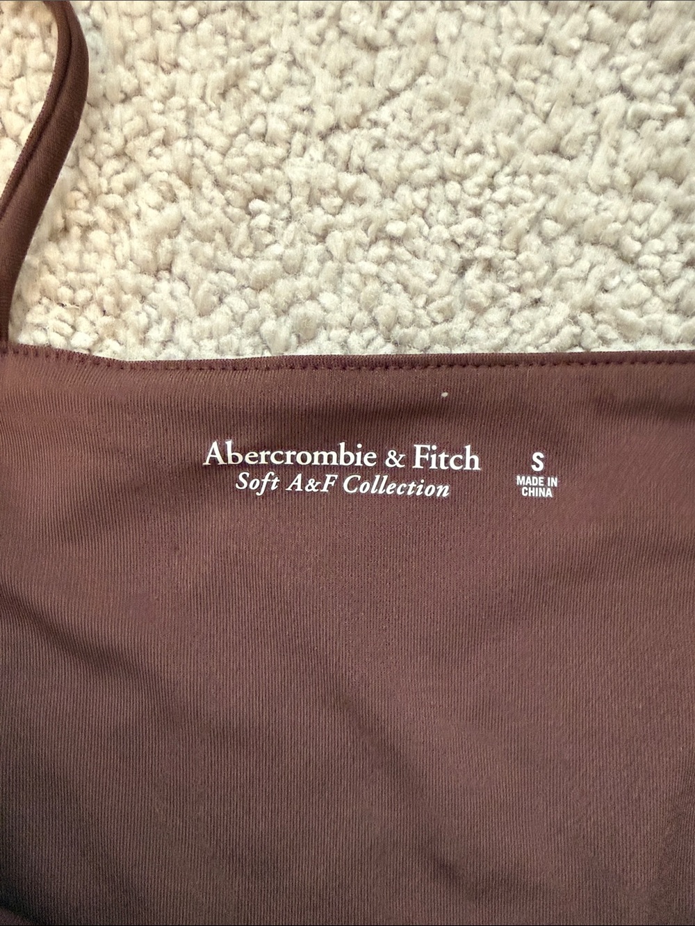 Abercrombie & Fitch Soft A&F Keyhole Crop Tank - Picture 2 of 4